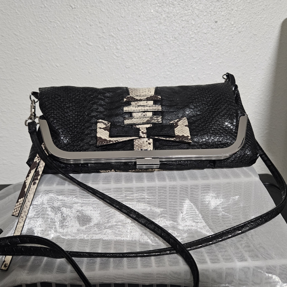 Jessica Simpson Crossbody Bags in Black and Cream with Structured Design